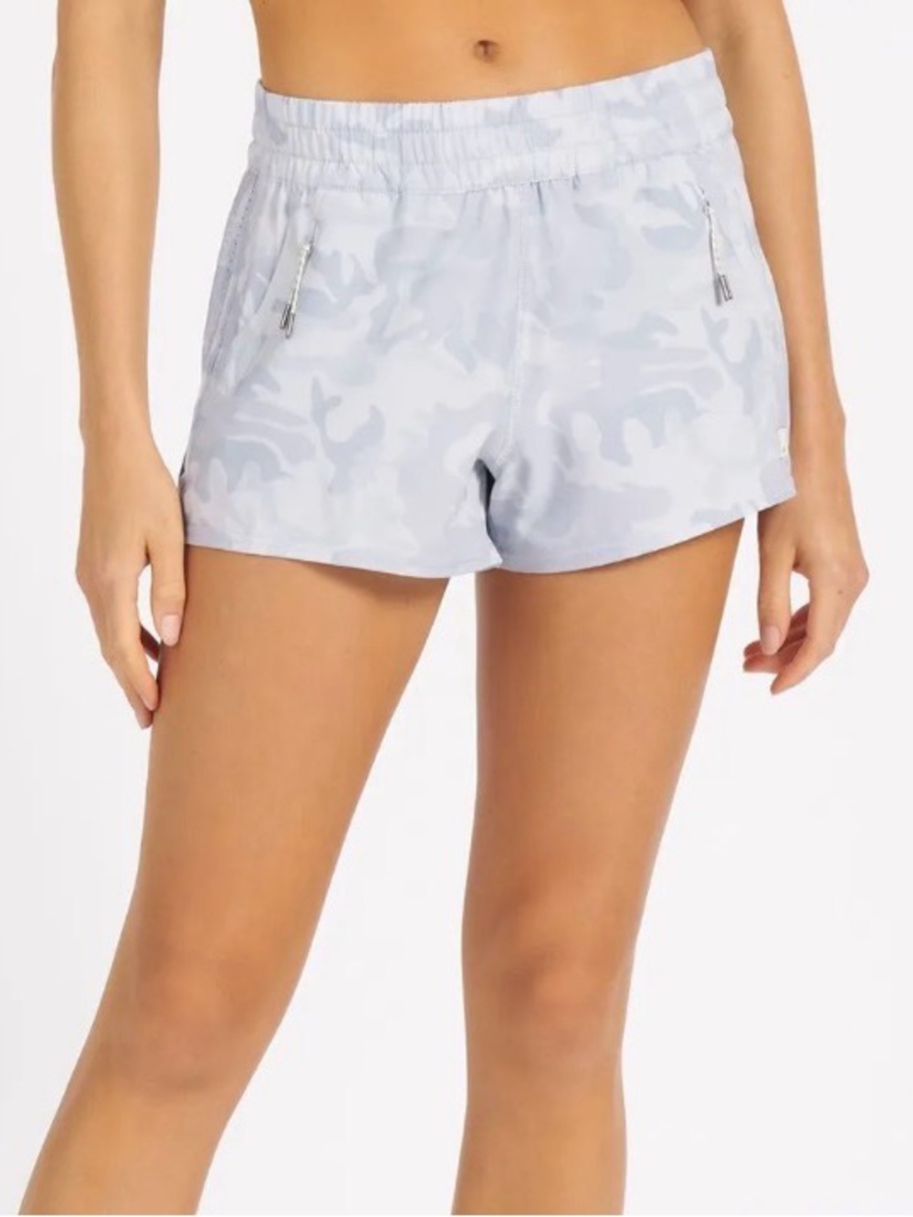 Vuori Dash Shorts Gray Camo M